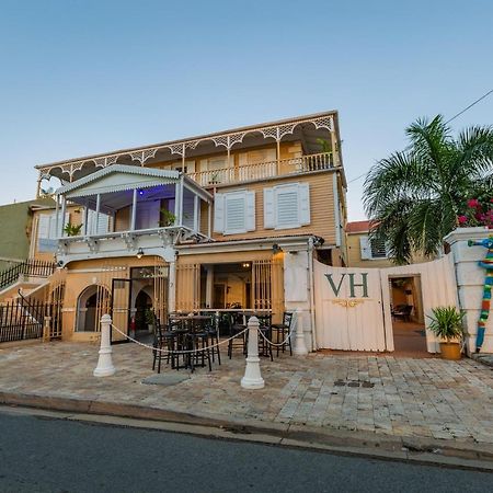 Hotel Victoria House Frederiksted Esterno foto