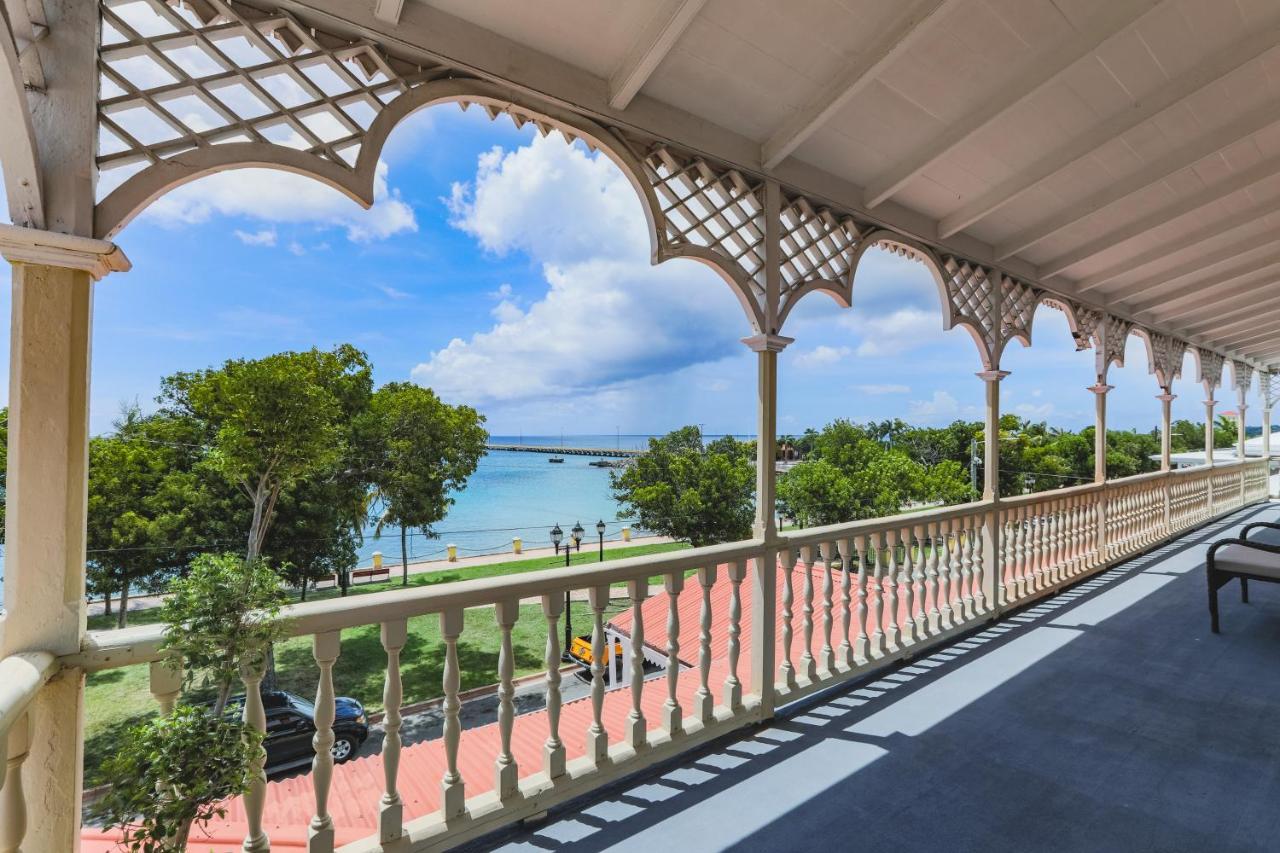 Hotel Victoria House Frederiksted Esterno foto