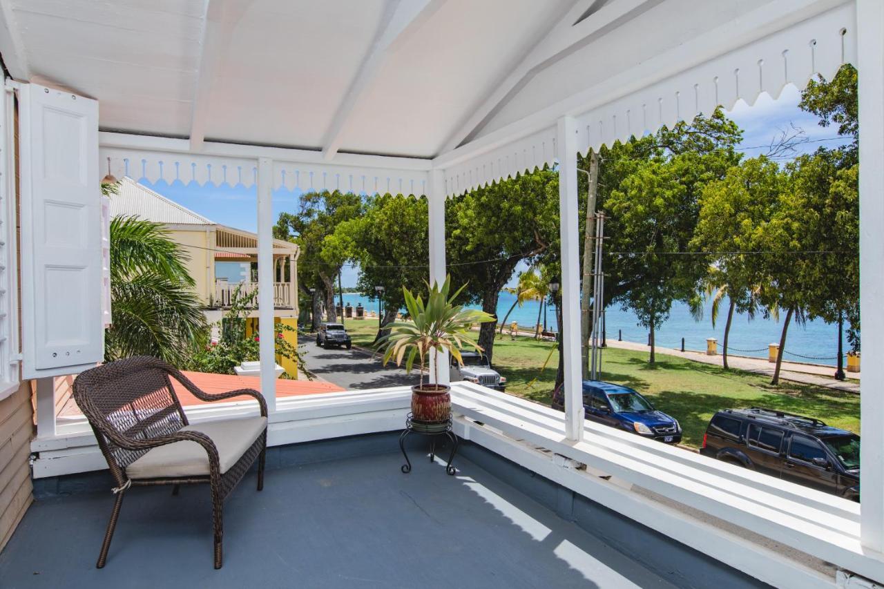 Hotel Victoria House Frederiksted Esterno foto