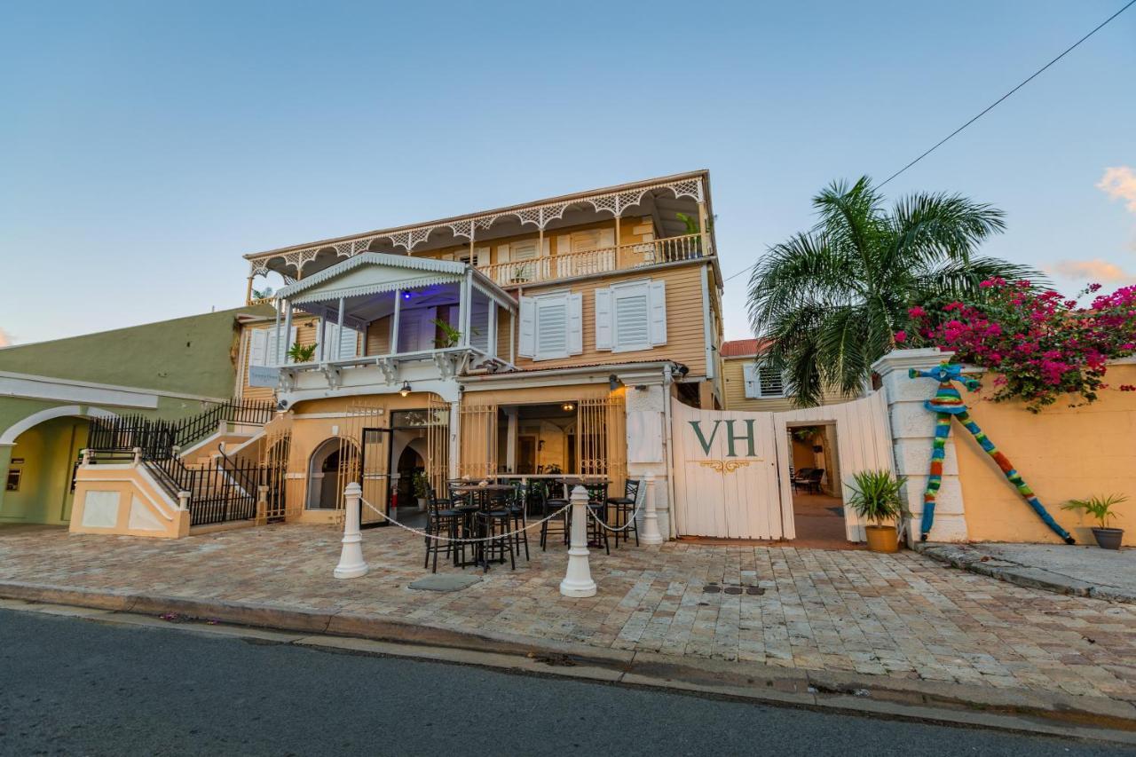 Hotel Victoria House Frederiksted Esterno foto