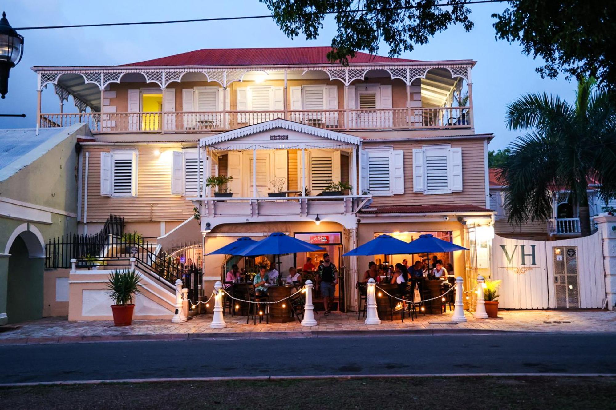 Hotel Victoria House Frederiksted Esterno foto