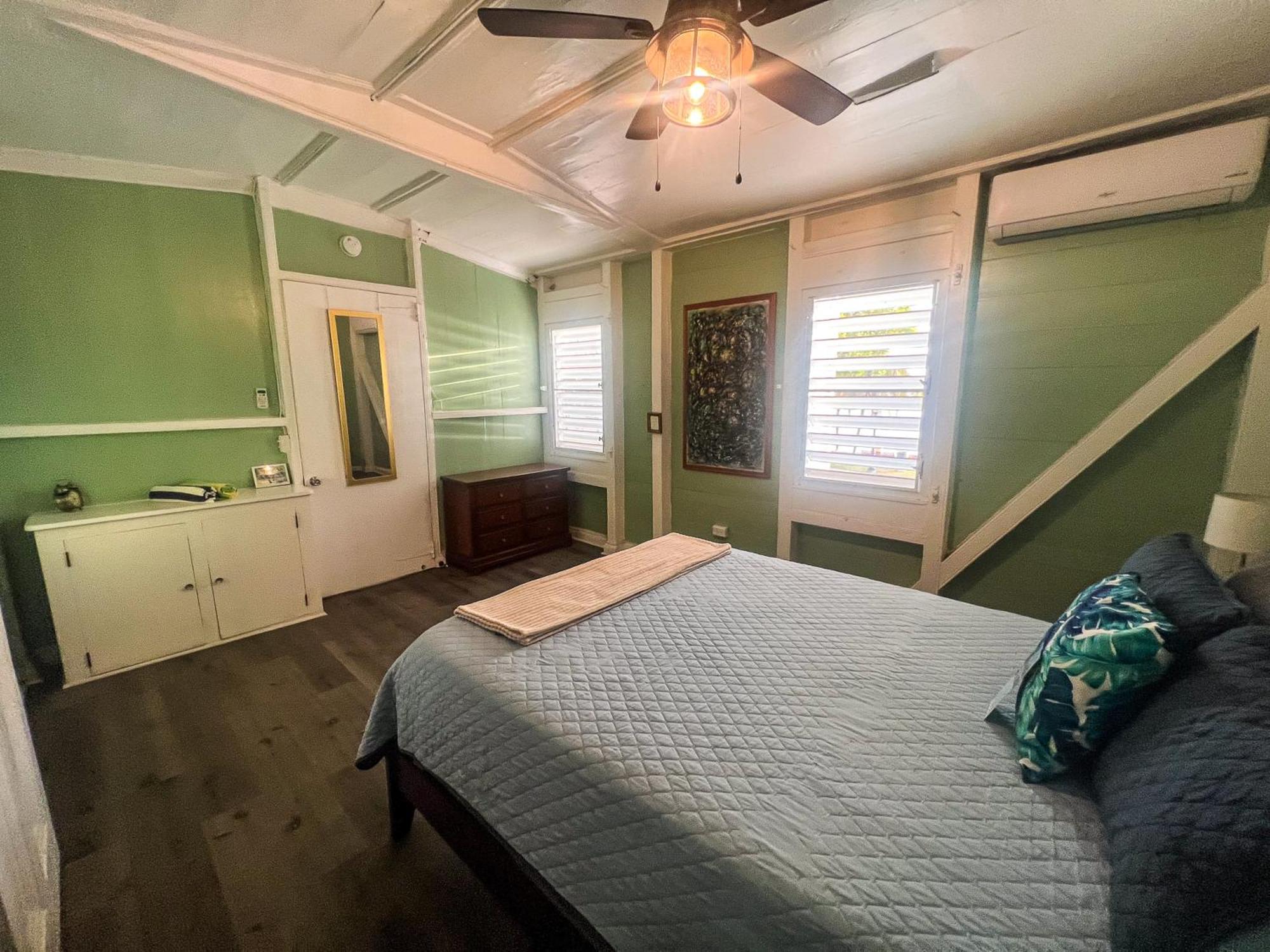 Hotel Victoria House Frederiksted Esterno foto
