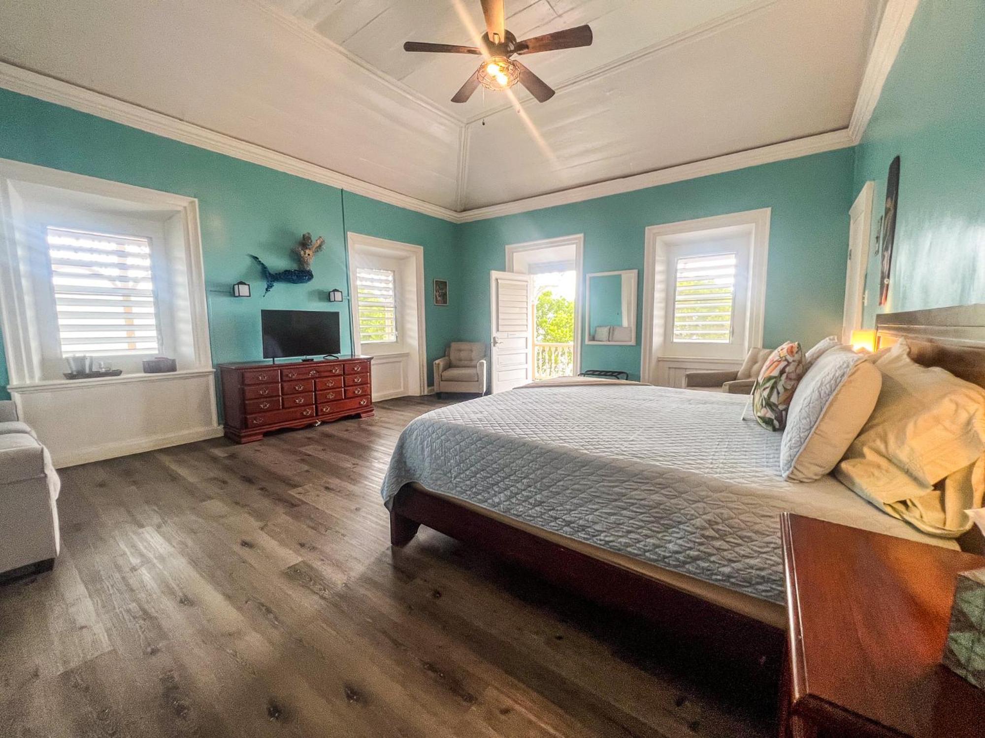 Hotel Victoria House Frederiksted Esterno foto